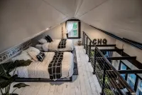 Cozy Lake-View Cottage for 4 · Wine Tasting Included · Pet Friendly - Chalets