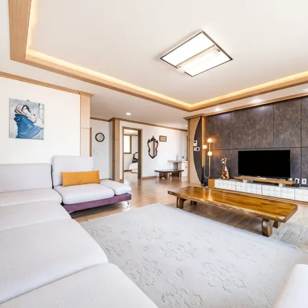 Samcheok Sea Star Pension (Yonghwa Beach)