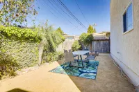 Luxe Three Bedroom Beach House with Private Patio - 2-Star