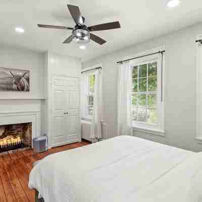 Historic Home on Gay Street. Rooms