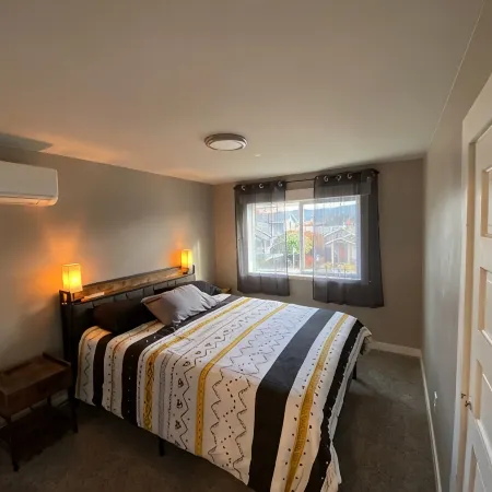 Cozy Cole St Home built in 1910 in Downtown Enumclaw Hotels in Enumclaw
