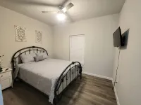 Cozy, Super Clean Home near Downtown/Riverwalk/ FT Sam Houston/ Alamodome/ ATT Hotels near Monterrey Park