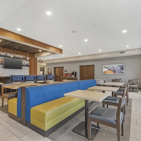 Best Western Plus Marquette Hotel Suites