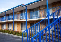 Blue Whale Motor Inn & Apartments - breakfast