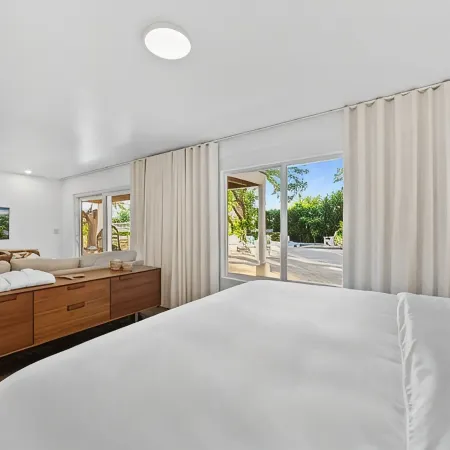 7 Bedroom with Dockage, Pool, Firepit, Paddle Boards & Kayaks