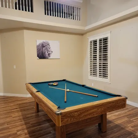 Stylish 5 bed 2.5 bath, with loft, pool table, amazing outdoor bar, kid playset.