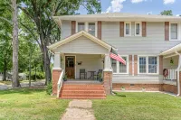 Updated historic 3b1.5b house minutes from old downtown w/ deck & work space - 民泊
