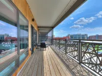 The Cartier Lux DT Apt w/Skyline view - Bintang 3
