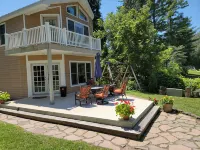 Sunsets on the Great Sacandaga Lake Rentals - Homestays