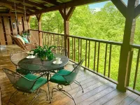 Smoky Mountain Cabin With Private Deck Hot Tub Close to National Park - 4-Star