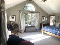 Spacious home on picturesque grounds with stunning views.  Quechee - Woodstock - Wifi