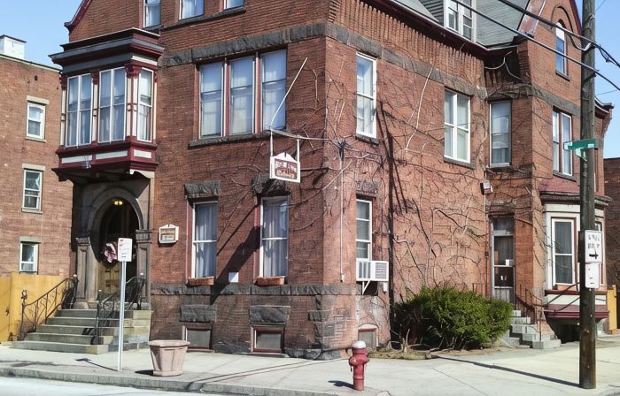 Olde Judge Mansion B&B