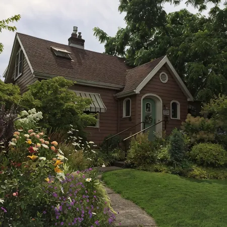 Delightful Cottage in Central Eugene