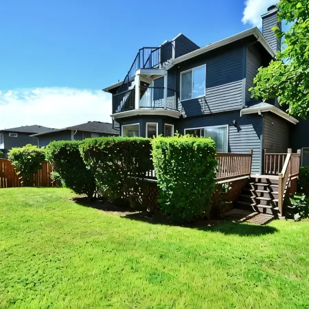Wonderful 4-Bdrm, 2.5 Bath Home in Renton,15 Min to Seattle,2 Min to Coulon Park