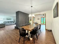 Dockside Retreat on the Canal on Lake Bemidji- 4BR, 3BA-Hot Tub-Fireplace! - Boutique