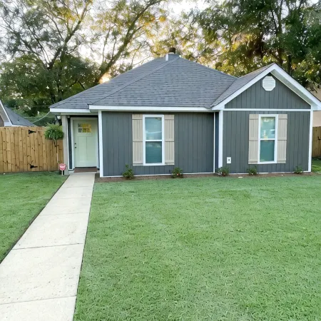 Two-Seventeen, a cozy Wetumpka home