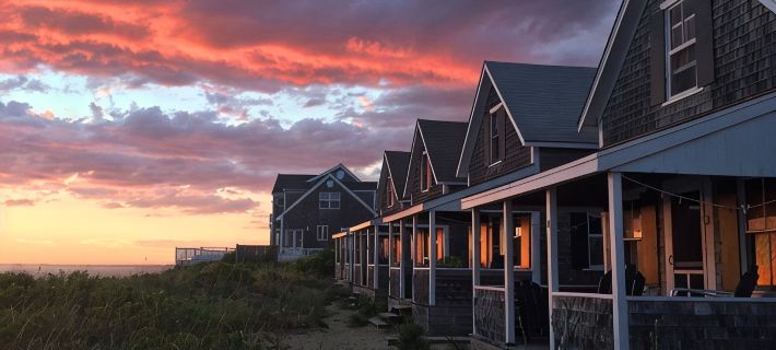 Cottage #11 - Spectacular views of Cape Cod Bay on a private association beach! Hotels in Truro