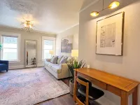 Full Kitchen // Spacious Living Room // Walk to Mineral Springs and Restaurants - Apartments