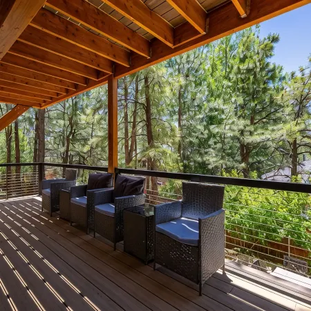 Air Conditioned 3200 sq/ft Home, New Decks & Hot Tub in the Pines.