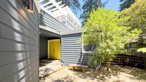 True North: Riverfront 3 Bed 2.5 Bath, Hot Tub, Private Beach, Boats, + Pets OK - en bord de mer