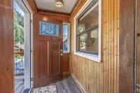 Spacious suite in the heart of downtown - Condos