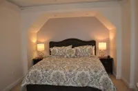 2Br/2BA Lakefront Condo 305 Private Beach/Balcony/Indoor Pool. - 4-Star