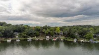 Waterfront Adventure & Relaxation: Kayaks, Sup, and Hot Tub on Site - 4-Star