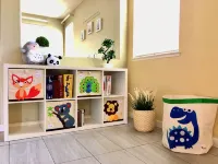 Joyful Retreat: Spacious 4-Bedroom Oasis to Relax & Unwind - Wifi