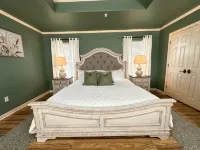 Hill Country Home; King & Queen Suites; Game Room, Office & Fire Pit - Kerrville - 4 星級