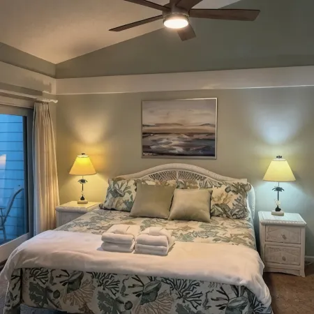 Egret’s Pointe Townhouse Sleeps 9 Amenities & Pools Included. Golf Cart