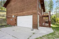 Omega Cabin Close to Lake Pactola and ATV Trails - ブティック