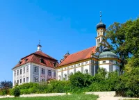 Hotel Schloss Leitheim - parking