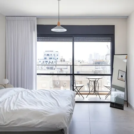 Beachside 3Br l Huge Patio and Parking l Mamad