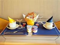 Crystal Hotel - พร้อมอาหารเช้า