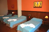 Hotel la Giralda - 2-Star