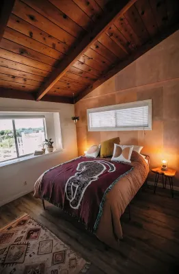 Cardiff Hope House with Ocean View - 2-Star