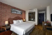 The Marron Hotel - balcony