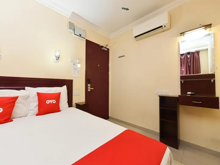Super OYO 90562 J Hotel PJ