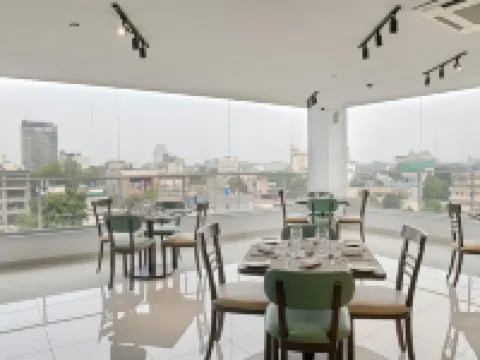 アヴァリー エクスプレス ガルバーグ ラホールのホテル