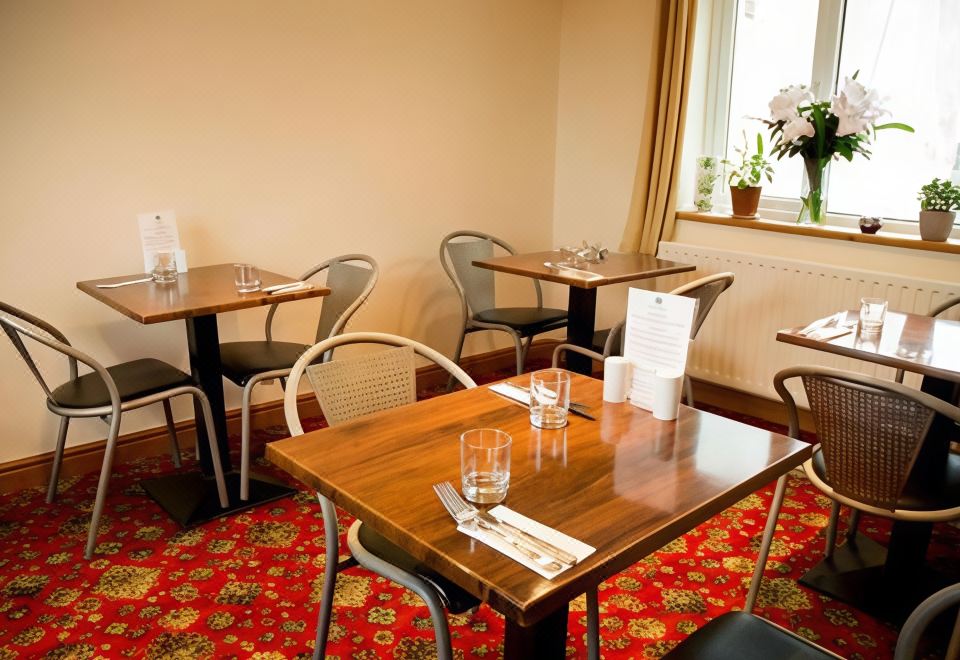 1. 더 맨션 화이트..