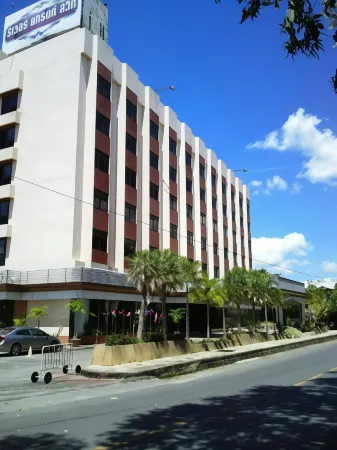 River Grand Hotel