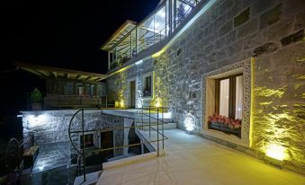 Vigneron Cave Hotel