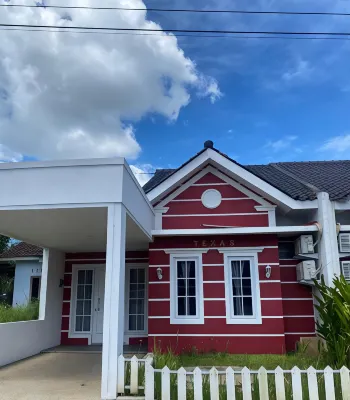 Emerald Guest House Type Texas & Kansas Hotels in Patikraja