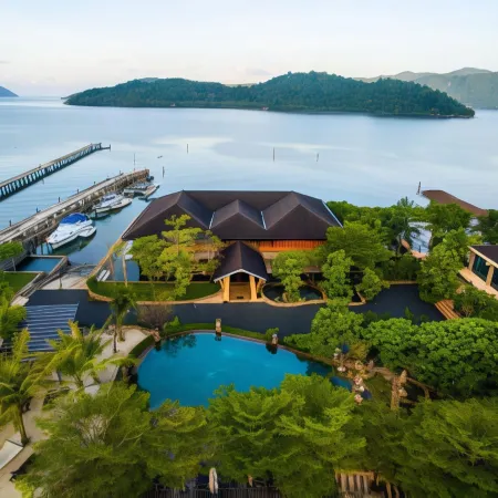 Parama Koh Chang Отели рядом с достопримечательностью «Namtok Khiri Phet»
