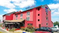 Enzo Hotels Cannes-Écluse by Kyriad Direct Hotels in Cannes-ecluse