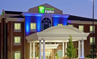 Holiday Inn Express & Suites Lexington-Hwy 378