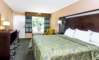 Days Inn by Wyndham Fort Lauderdale Airport Cruise Port