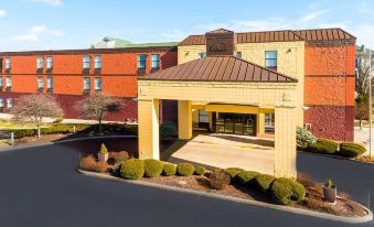 Baymont Inn & Suites by Wyndham Lafayette / Purdue Area
