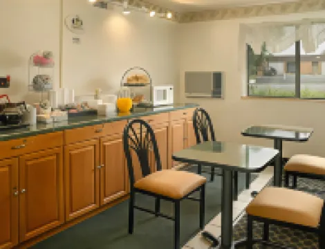 Super 8 by Wyndham Richmond/Broad Street