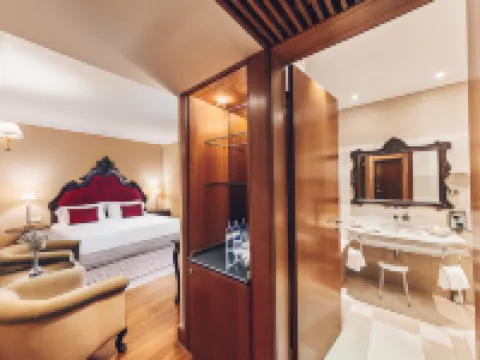 Convento do Espinheiro, Historic Hotel & Spa Hotels in Evora